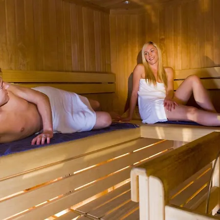 ホテル Neue Post ゼルデン