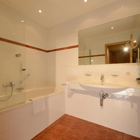 Neue Post Hotel 3*