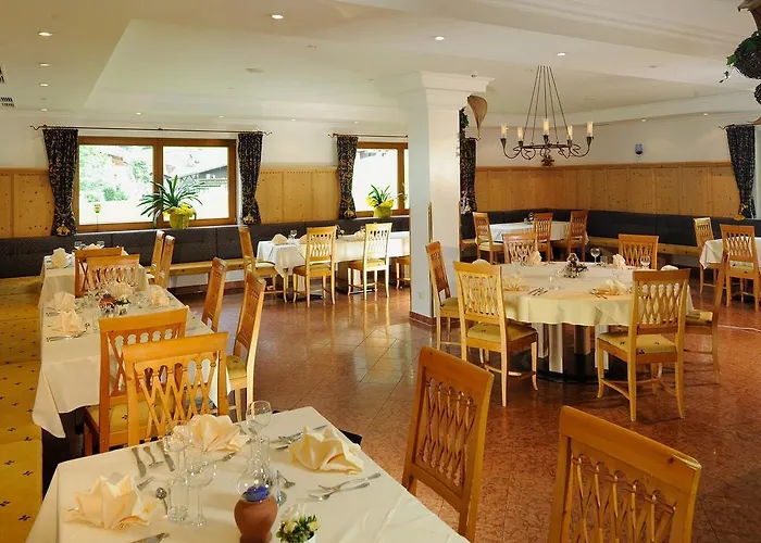 Отель Neue Post