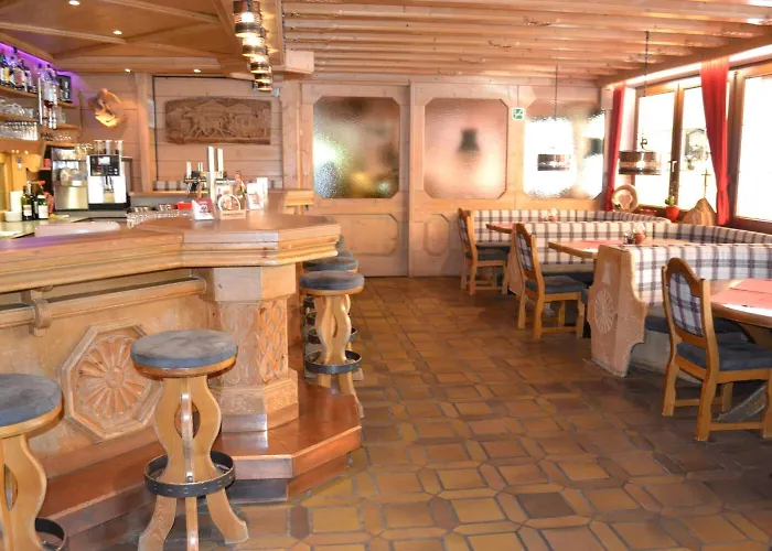 Neue Post 3* Зёльден